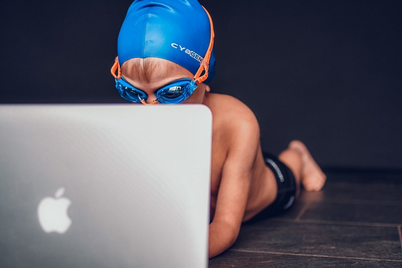 Online Schwimmen lernen - Videos ab ins Wasser